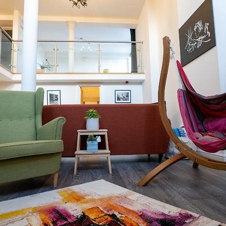 Stunning Mezzanine Apartment Near City Centre Cardiff Luaran gambar
