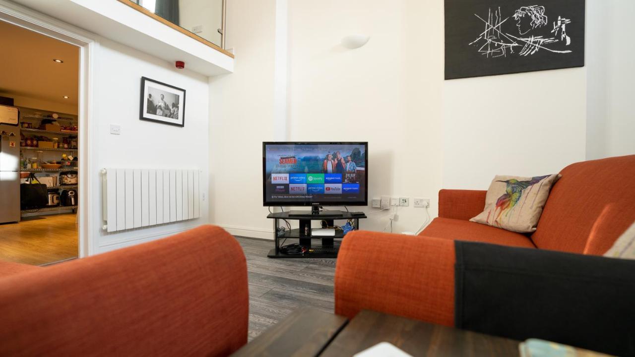 Stunning Mezzanine Apartment Near City Centre Cardiff Luaran gambar