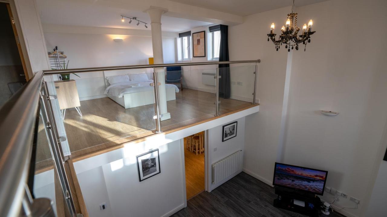 Stunning Mezzanine Apartment Near City Centre Cardiff Luaran gambar