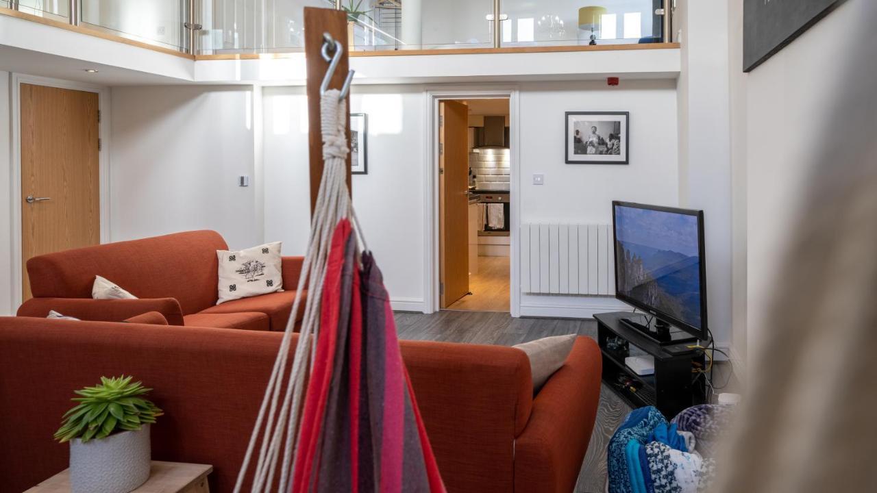 Stunning Mezzanine Apartment Near City Centre Cardiff Luaran gambar