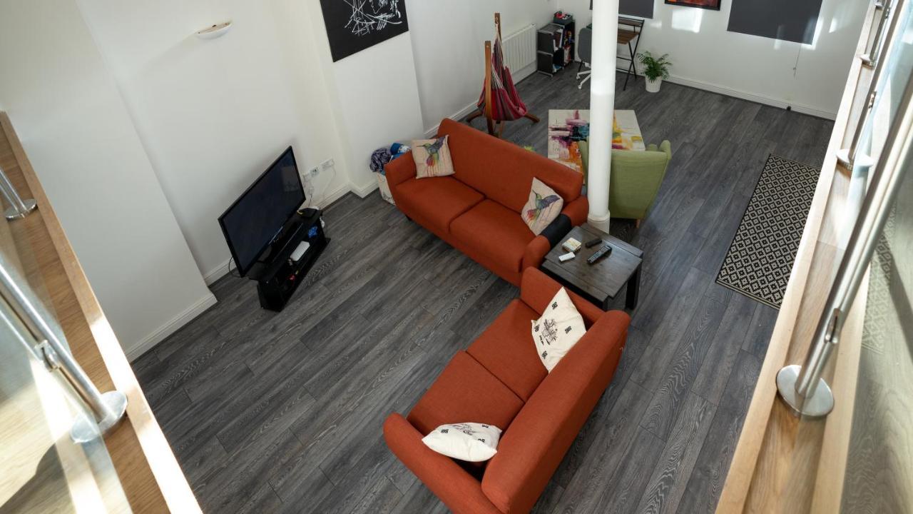 Stunning Mezzanine Apartment Near City Centre Cardiff Luaran gambar